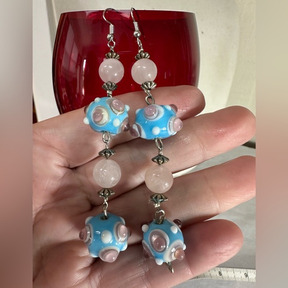 Long glass lampwork bead blue and pink earrings - Picture 3 of 5